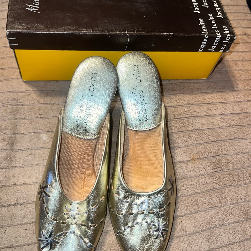 Jacques Levine Gold Women's Shoes slippers size 5 vintage